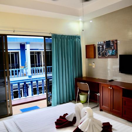 The Club Inn - Kamala Beach Extérieur photo
