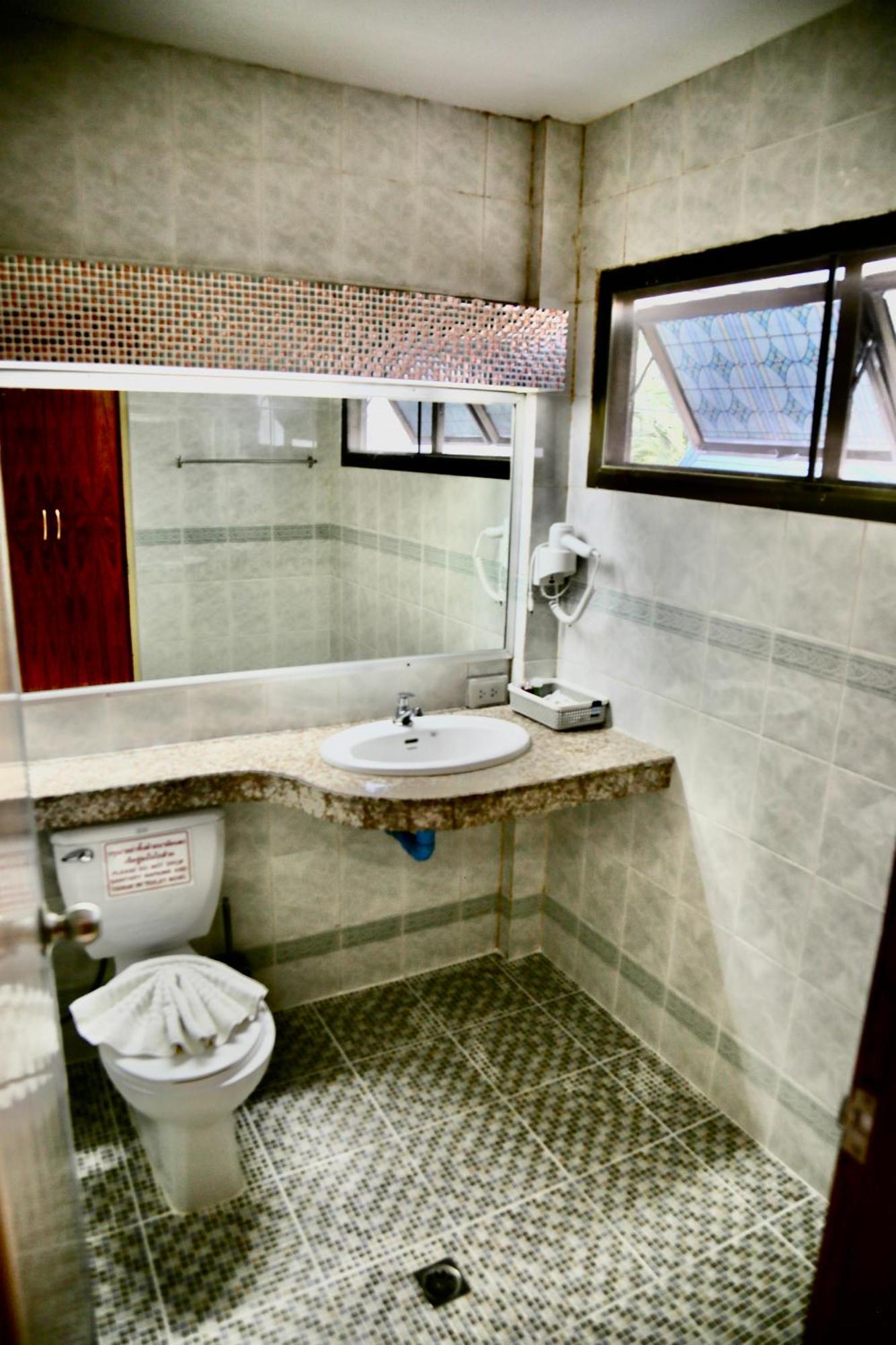 The Club Inn - Kamala Beach Extérieur photo