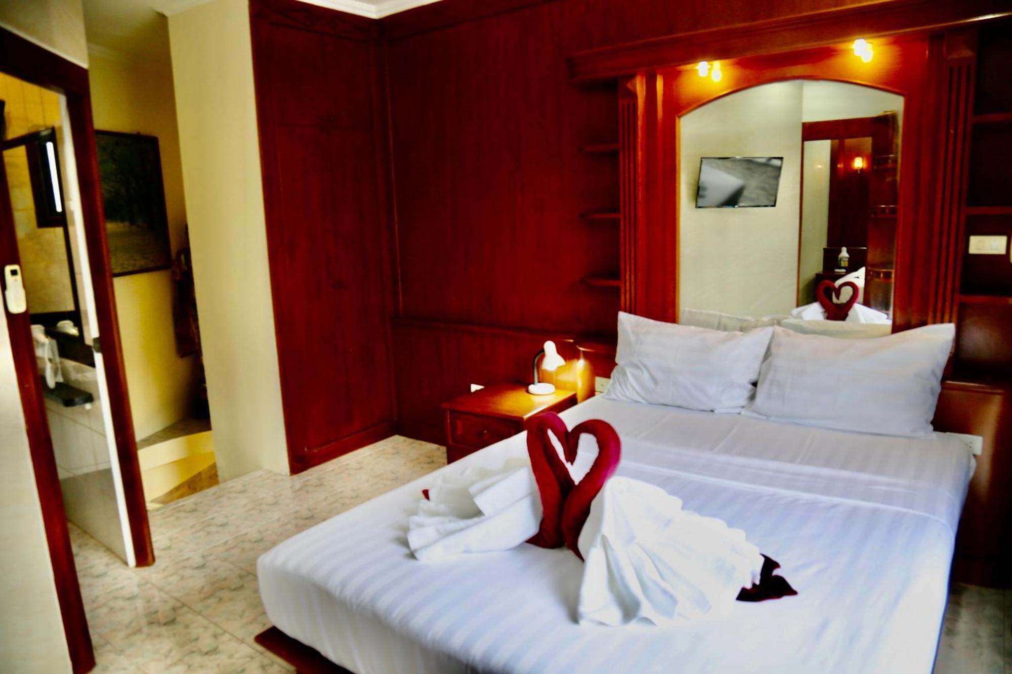 The Club Inn - Kamala Beach Extérieur photo