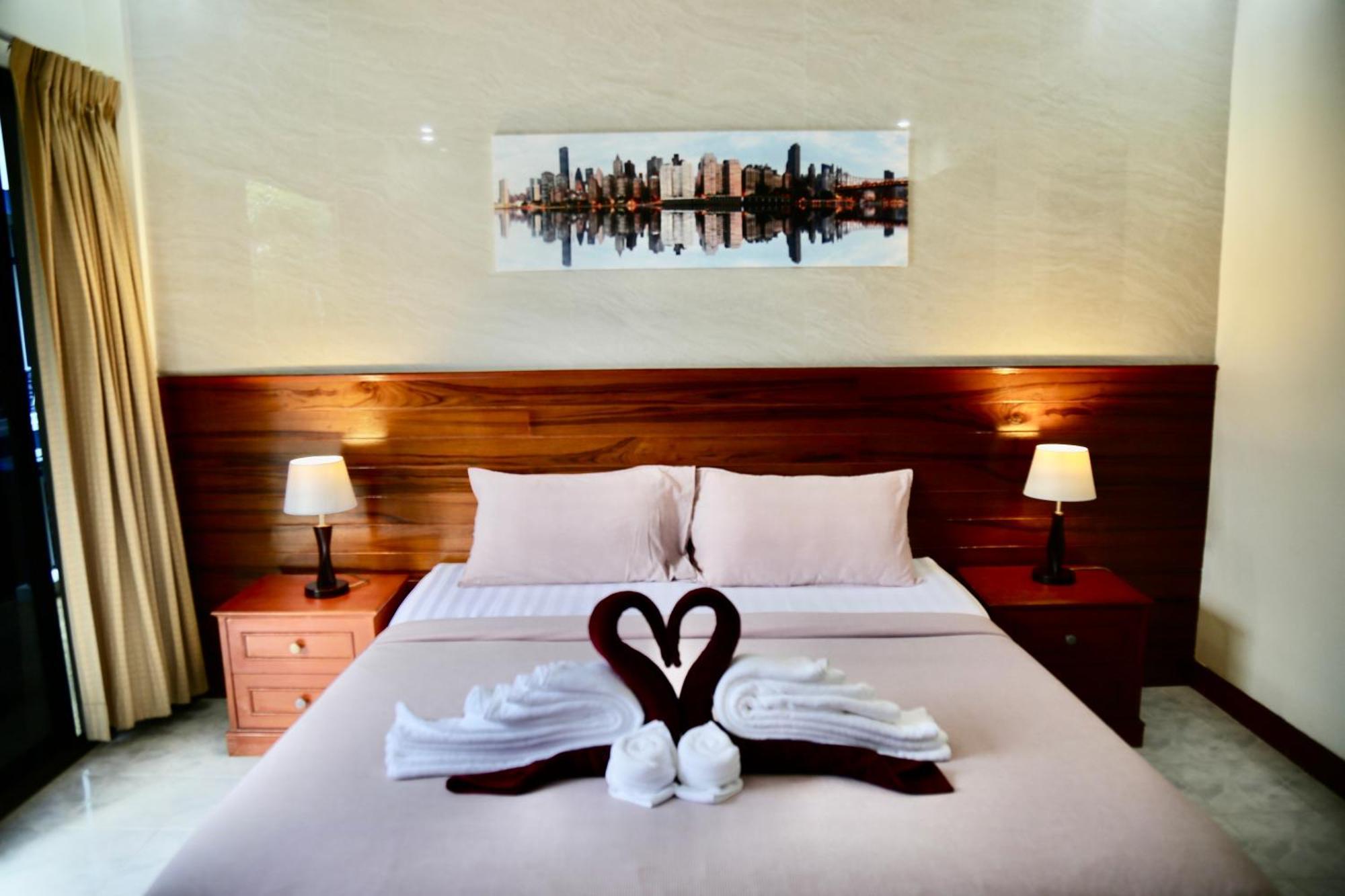The Club Inn - Kamala Beach Extérieur photo